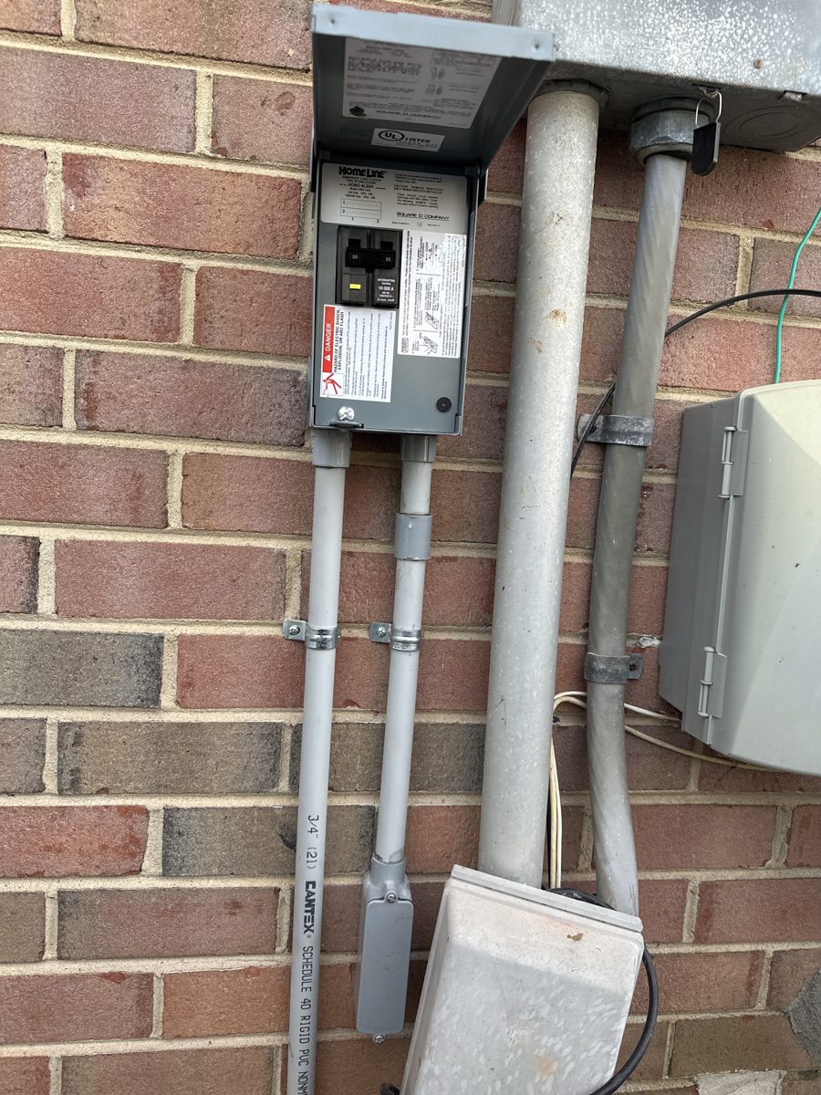 Four-wire termination at a Gecko control pack inside a Bullfrog hot tub, with the 240V 4kW heater label visible – SparkWise Electric